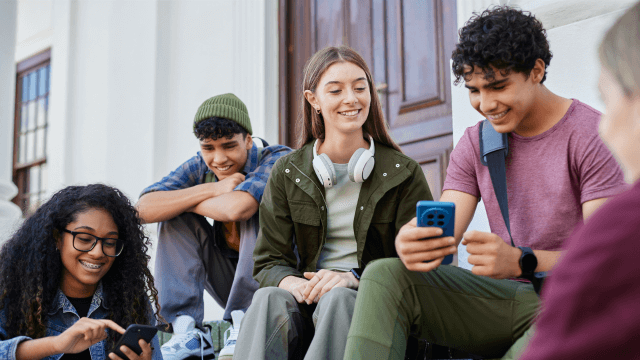 cómo apostar online con amigos